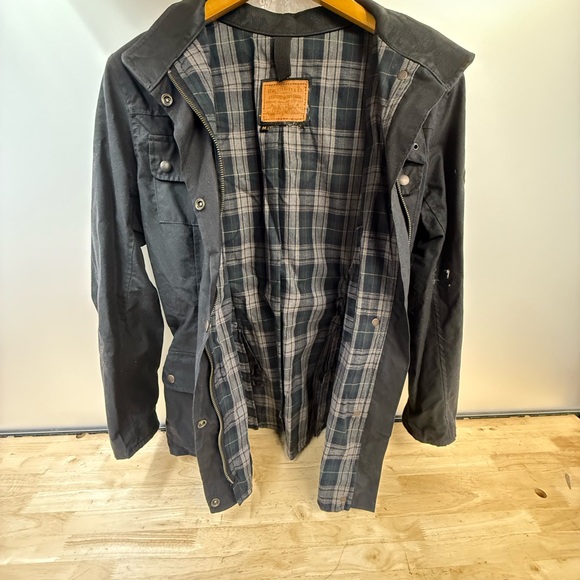 Levi's Women's Black Waxed Cloth Utility Jacket - Picture 5 of 11